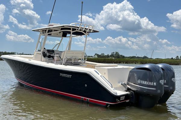 2013 Pursuit 280c