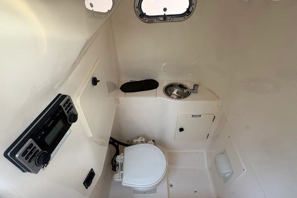 2013 Pursuit 280c