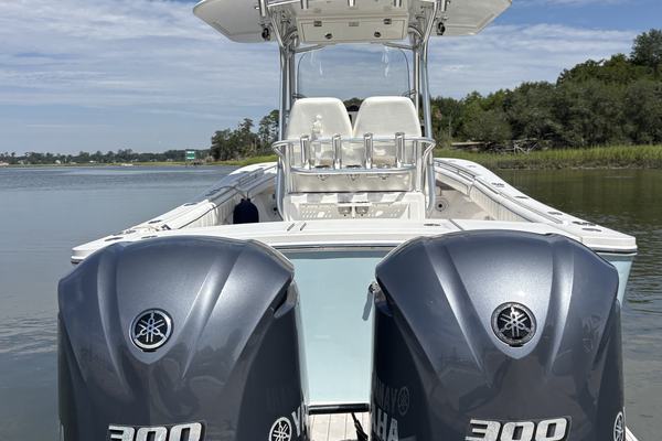 2016 Regulator 28 FS