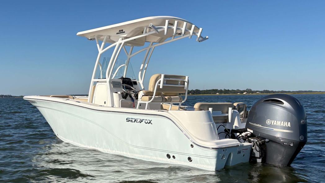 2016 SeaFox Commander 226