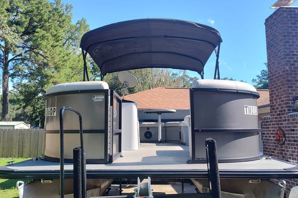 2021 Bentley 200 Cruise Pontoon