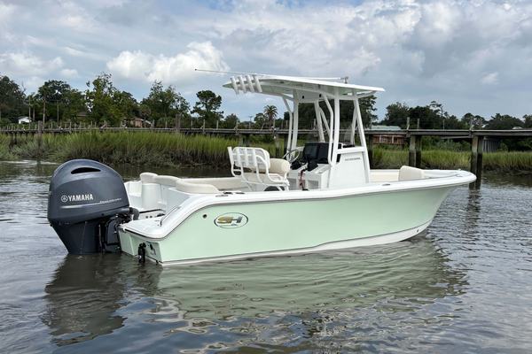 2022 Sea Hunt 229 Ultra