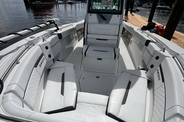 2023 Blackfin 272 CC