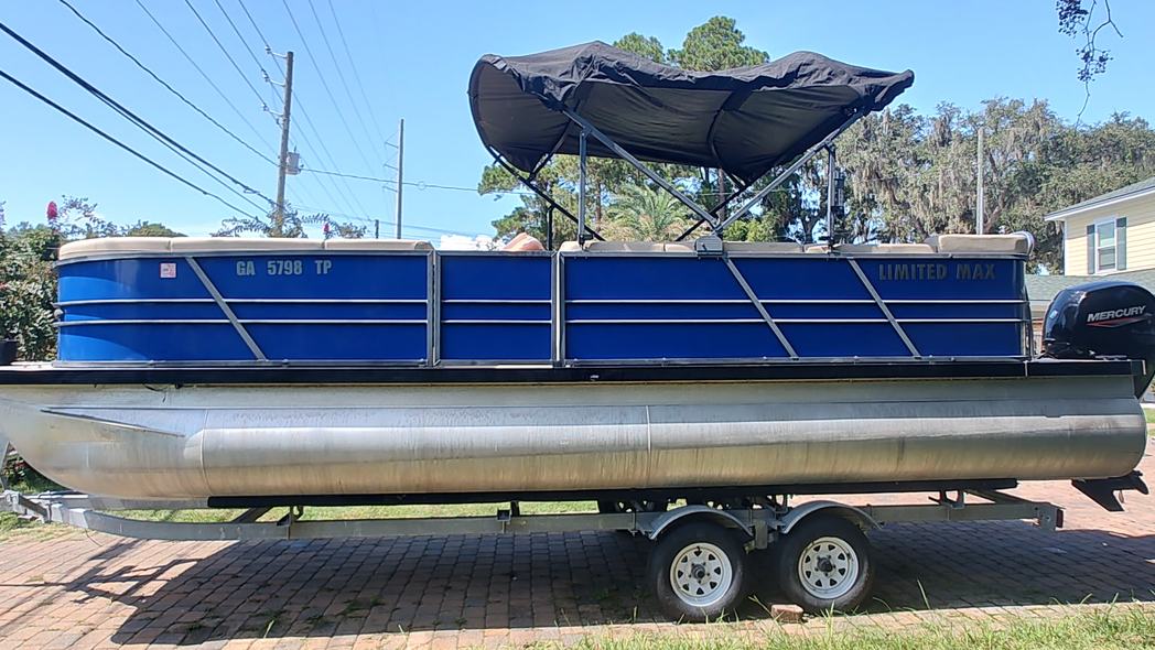 2023 Mossimo Marine P-24 Limited Max Pontoon
