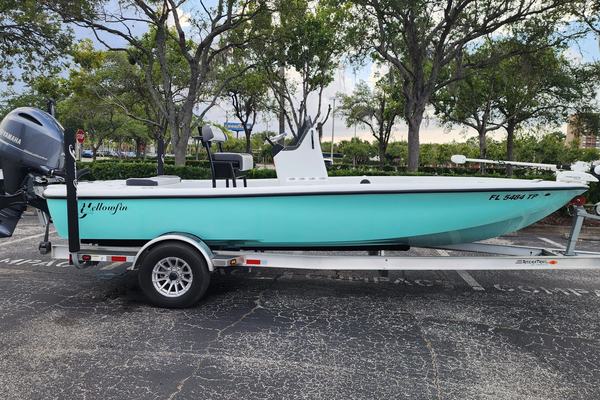 2024 Yellowfin 21 Bay