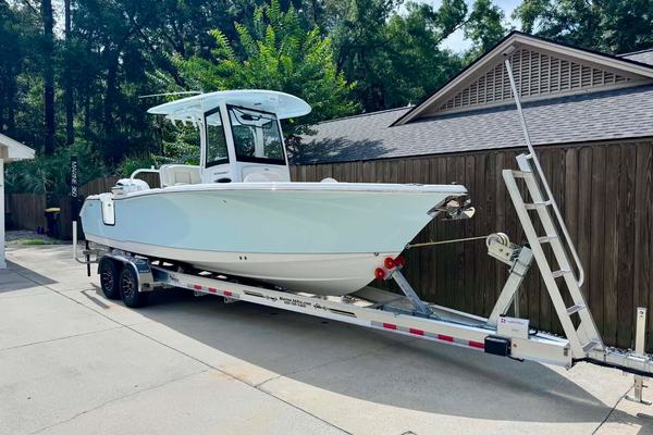 2026 Sea Hunt 255 Ultra