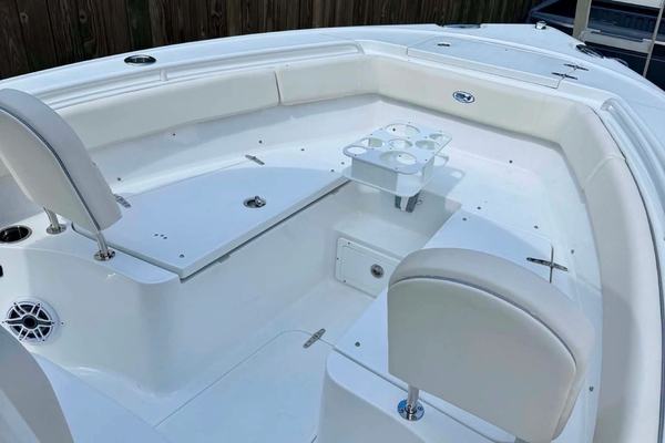 2026 Sea Hunt 255 Ultra